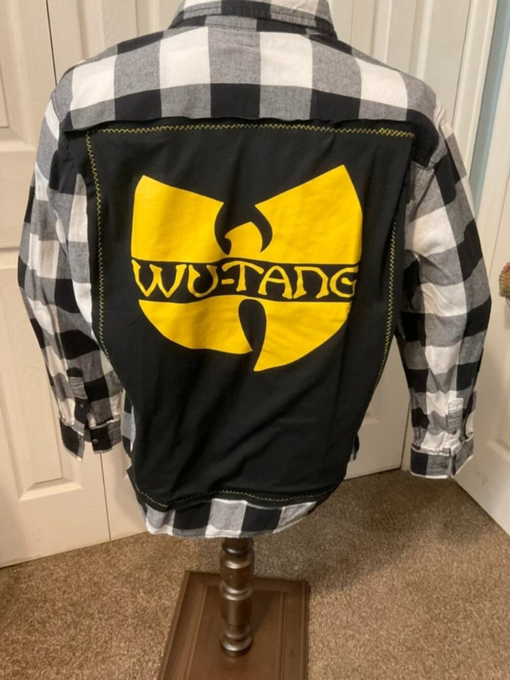 Wu-Tang Upcycled Back Graphic T-Shirt on Men’s XL Flannel